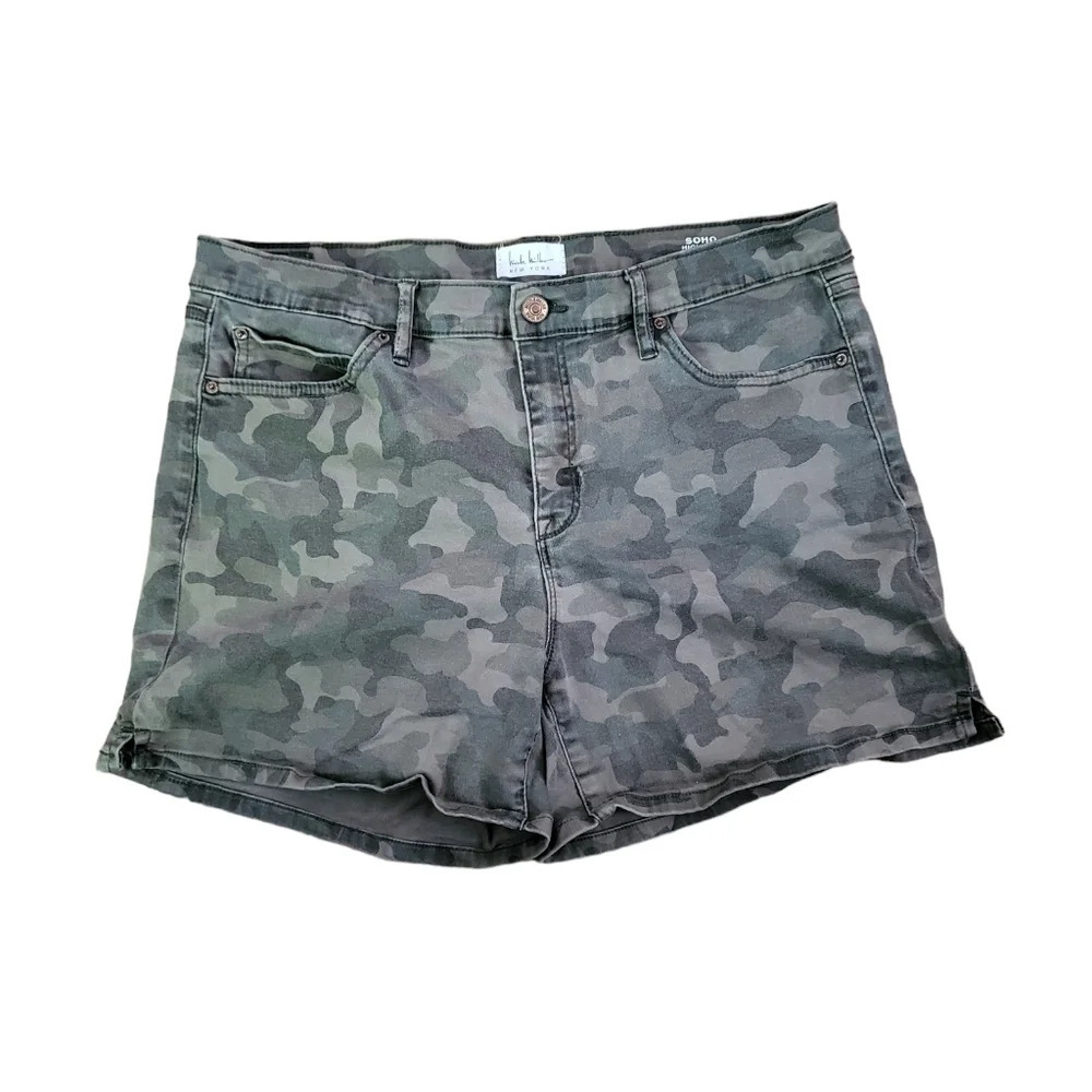 💕Nicole Miller shoh‎ rise camo shorts